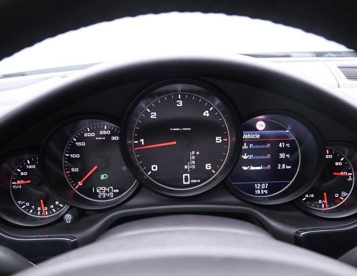 Porsche Panamera Hatchback 3,0 l 221 kw