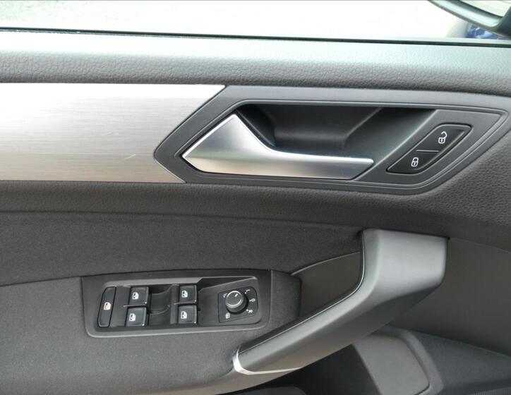 Volkswagen Touran 34