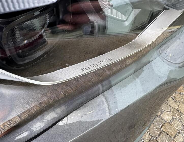 Mercedes-Benz GLA 32