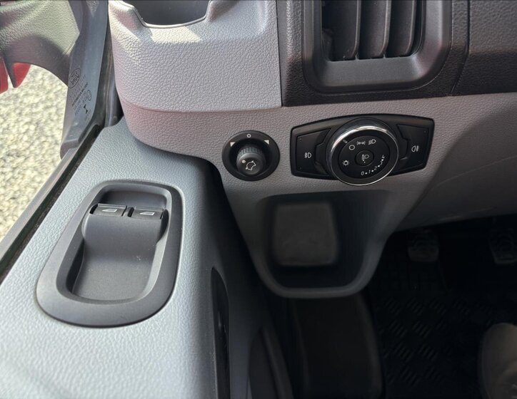 Ford Transit Skříň 2,0 l 96 kw