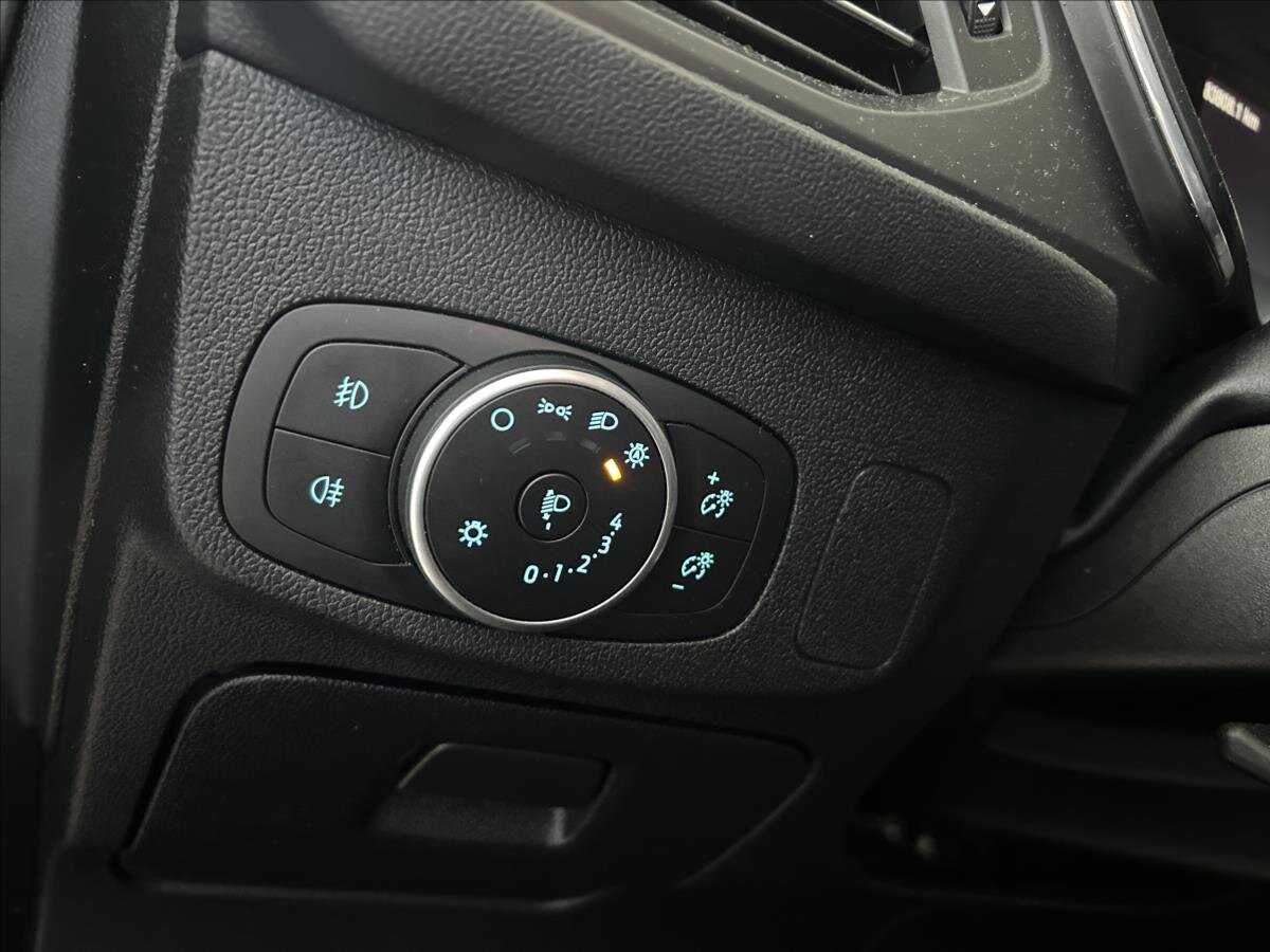 Ford Focus Hatchback 999,0 92 kw