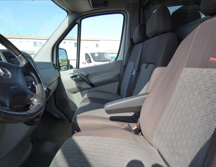 Mercedes-Benz Sprinter 23