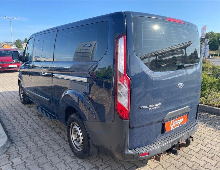 Ford Tourneo Custom Kombi 2,0 l 96 kw