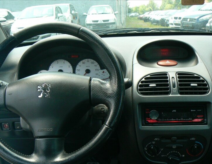 Peugeot 206 Kabriolet 1,6 l 80 kw