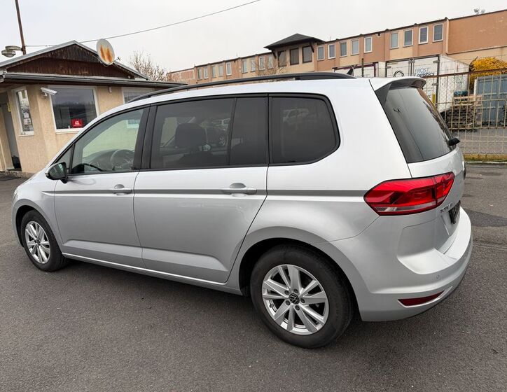 Volkswagen Touran 5