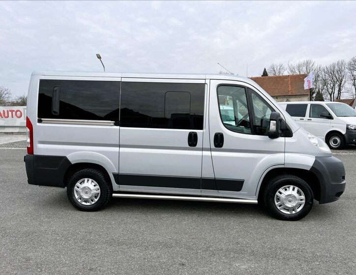Peugeot Boxer Kombi 2,2 l 88 kw