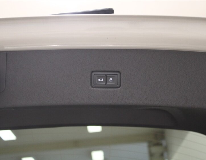 Audi Q8 SUV 3,0 l 210 kw