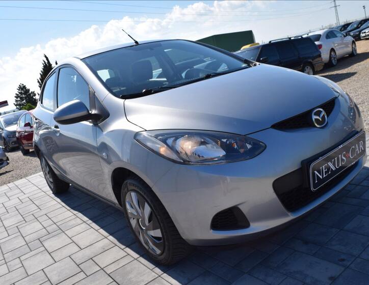 Mazda 2 4