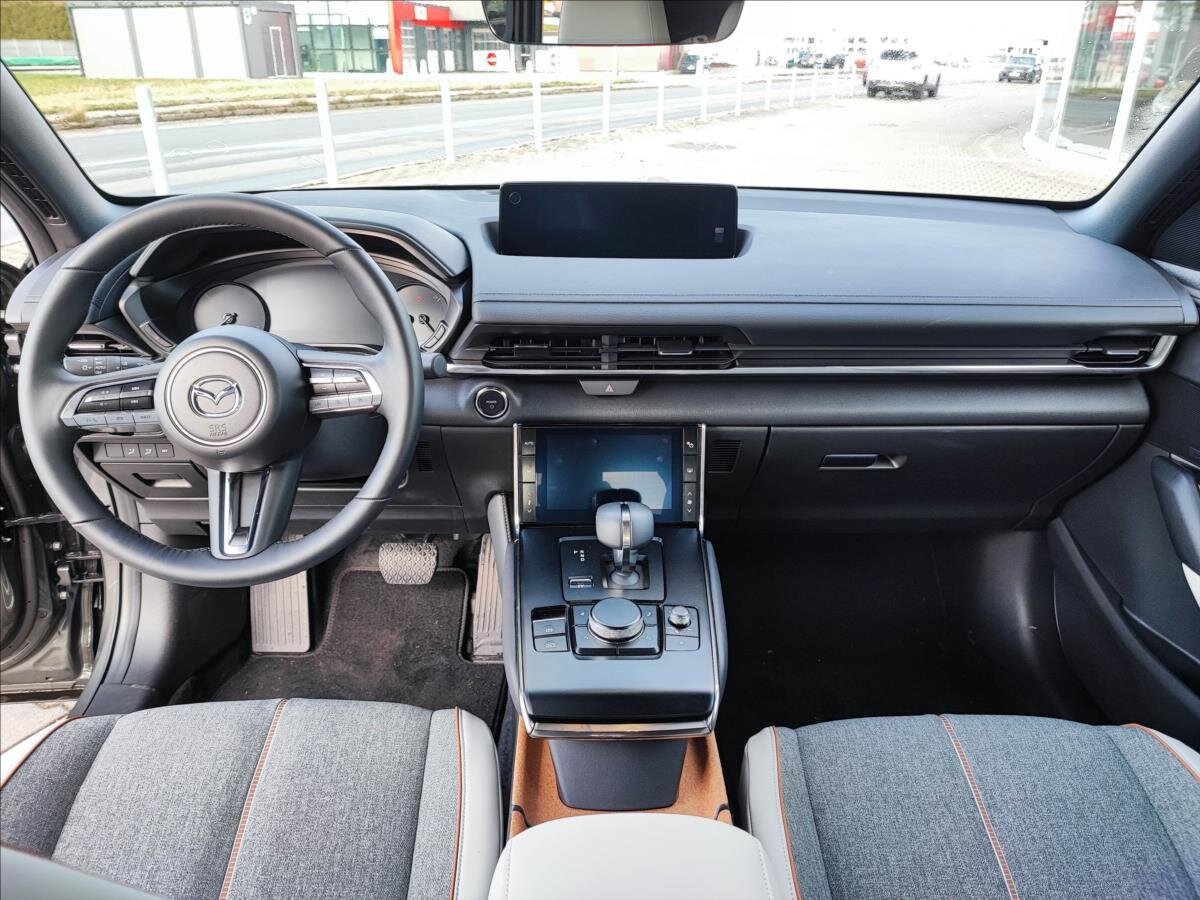 Mazda MX-30 SUV / Terénní 830,0 125 kw