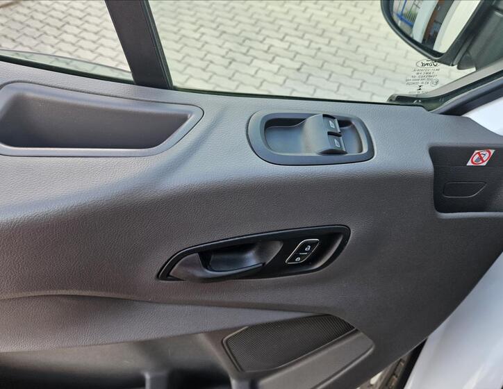 Ford Transit 8