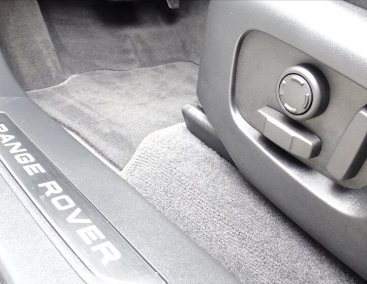 Land Rover Range Rover Velar SUV 2,0 l 150 kw