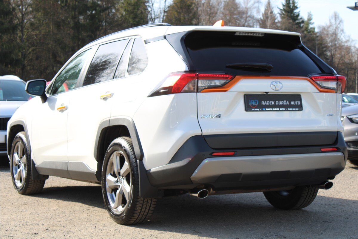Toyota RAV4 SUV 2,0 l 129 kw