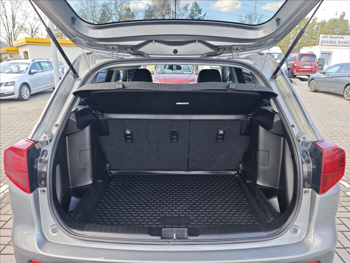 Suzuki Vitara SUV / Terénní 998,0 82 kw