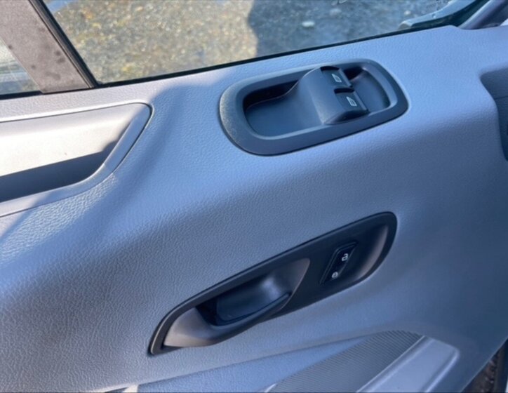 Ford Transit Skříň 2,0 l 77 kw