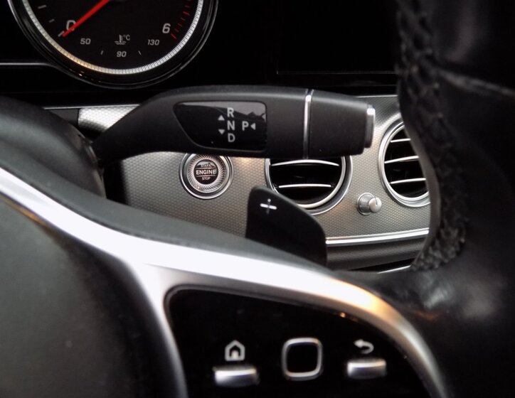 Mercedes-Benz Třídy E 28