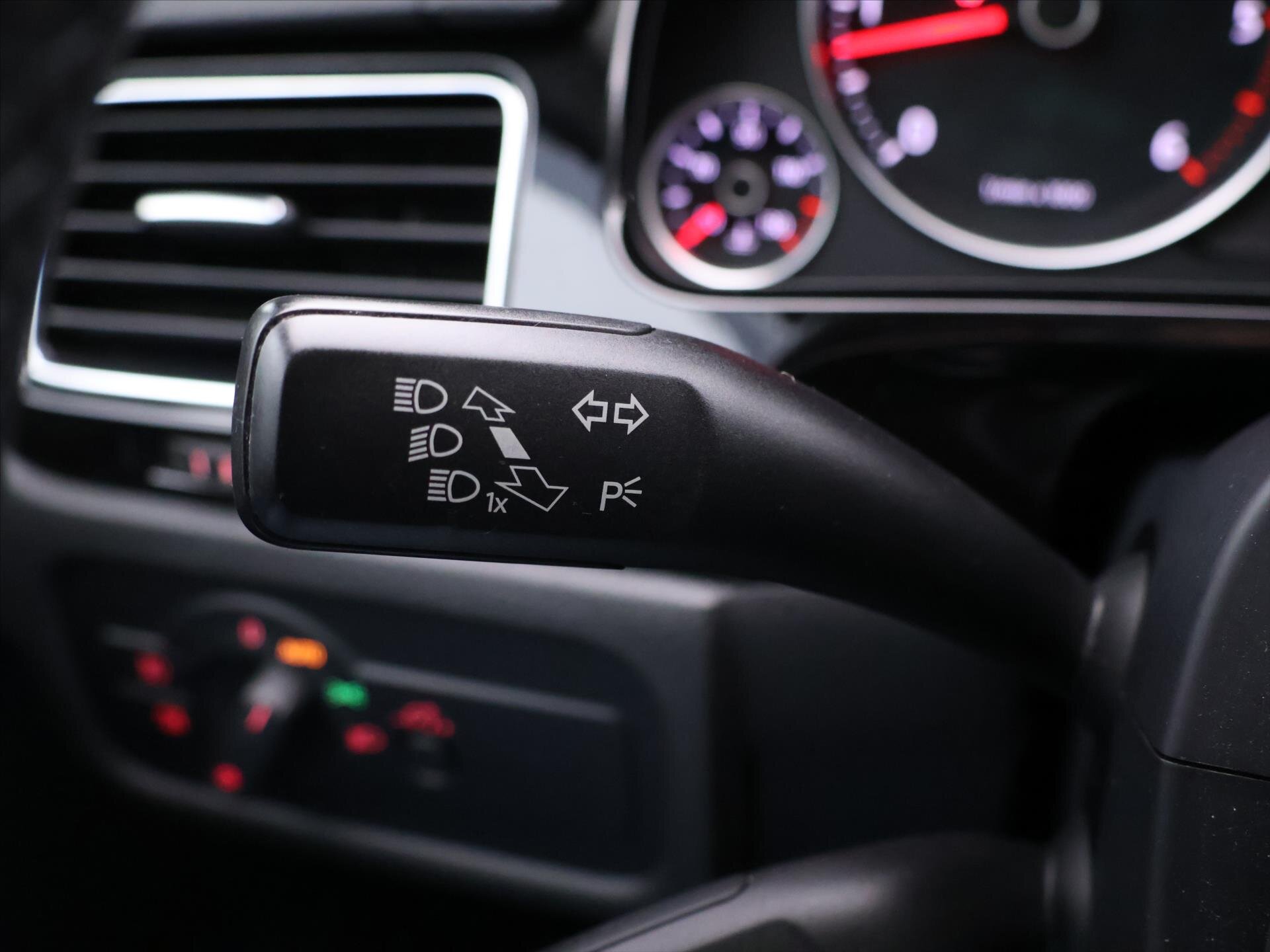 Volkswagen Touareg SUV / Terénní 3,0 l 150 kw