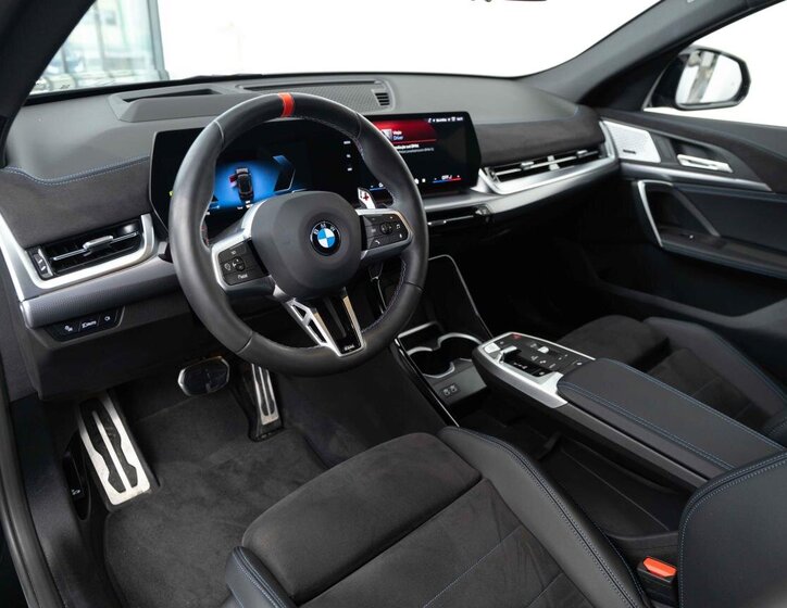 BMW X2 SUV 2,0 l 221 kw