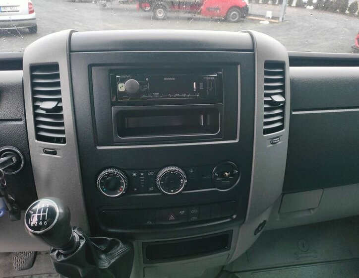 Volkswagen Crafter Skříň 2,0 l 80 kw