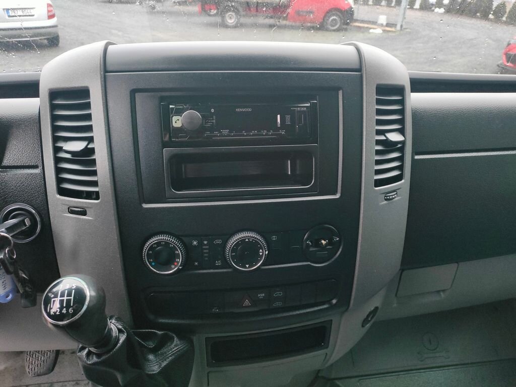 Volkswagen Crafter Skříň 2,0 l 80 kw