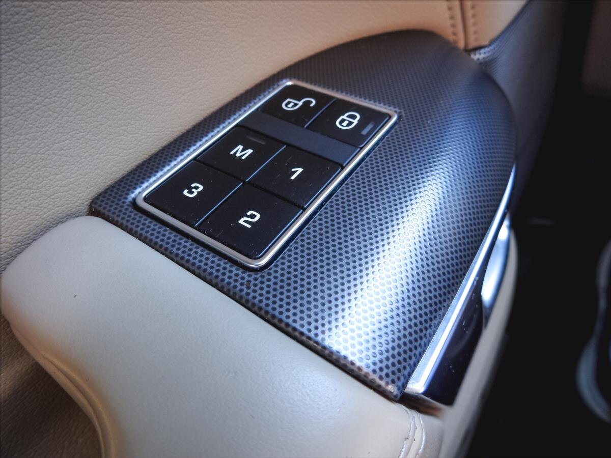 Land Rover Range Rover Sport SUV 4,4 l 250 kw