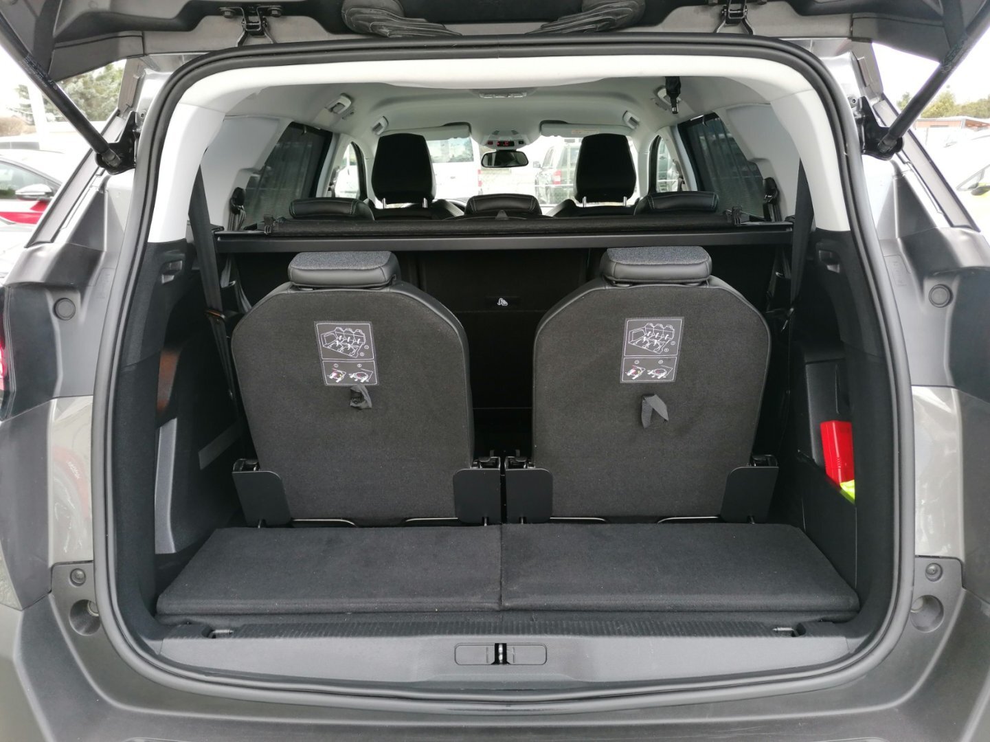 Peugeot 5008 SUV / Terénní 1,5 l 96 kw