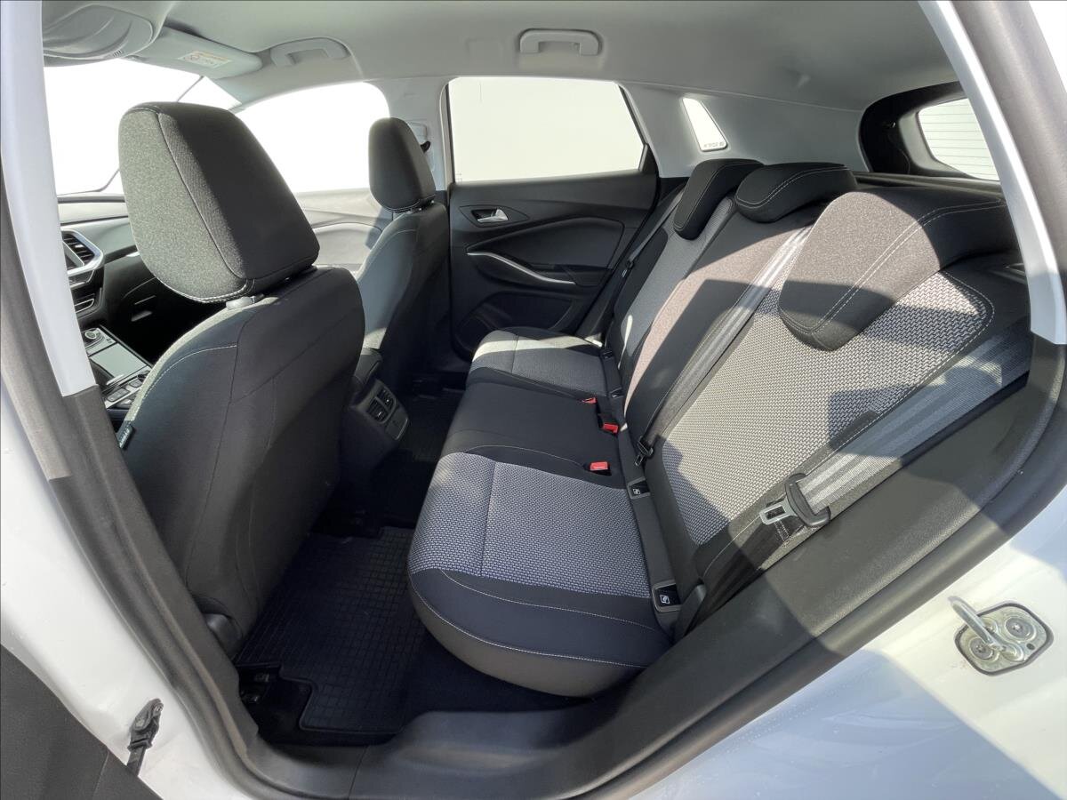 Opel Grandland SUV / Terénní 1,5 l 96 kw