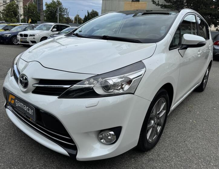 Toyota Verso 2