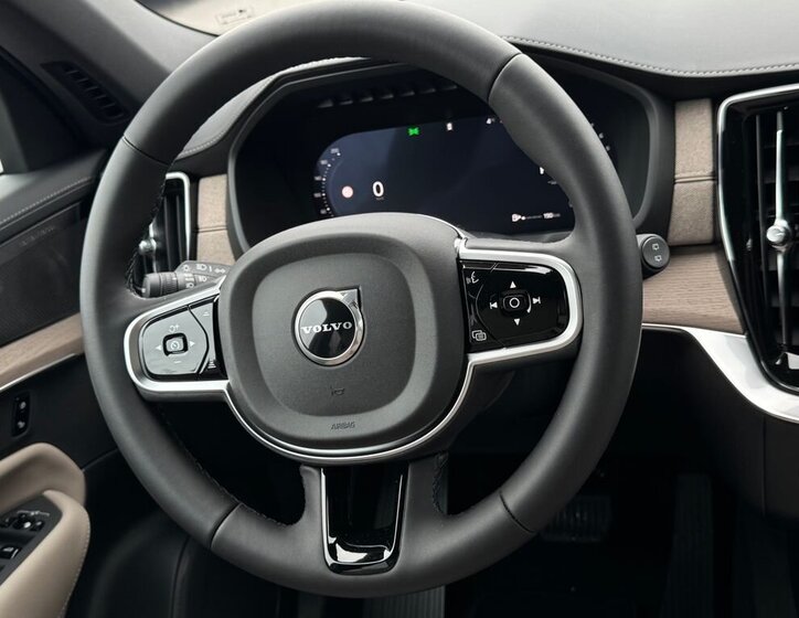 Volvo XC90 SUV / Terénní 2,0 l 184 kw