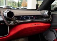 Ferrari GTC4 Lusso 16