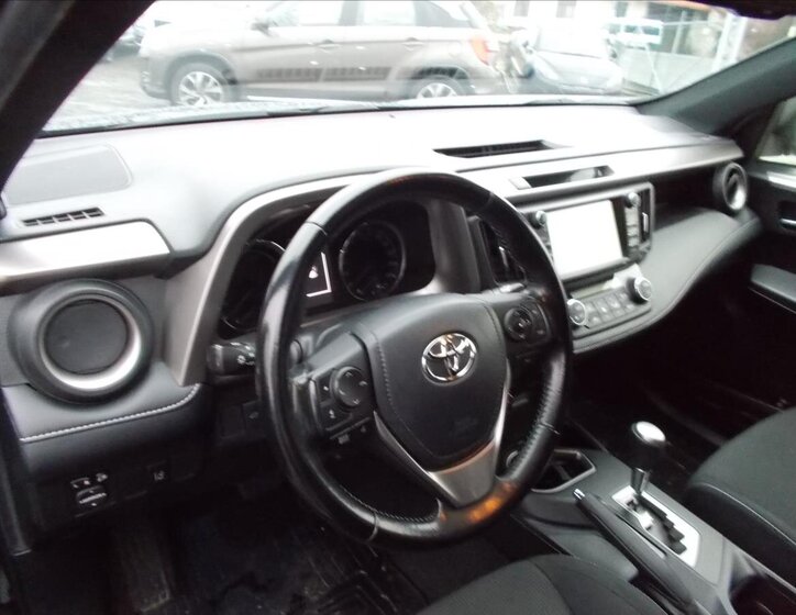 Toyota RAV4 SUV / Terénní 2,5 l 114 kw