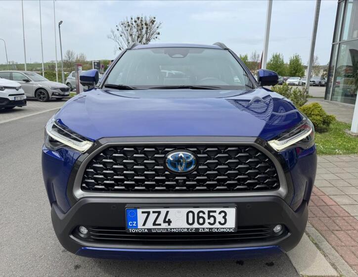 Toyota Corolla Cross 8