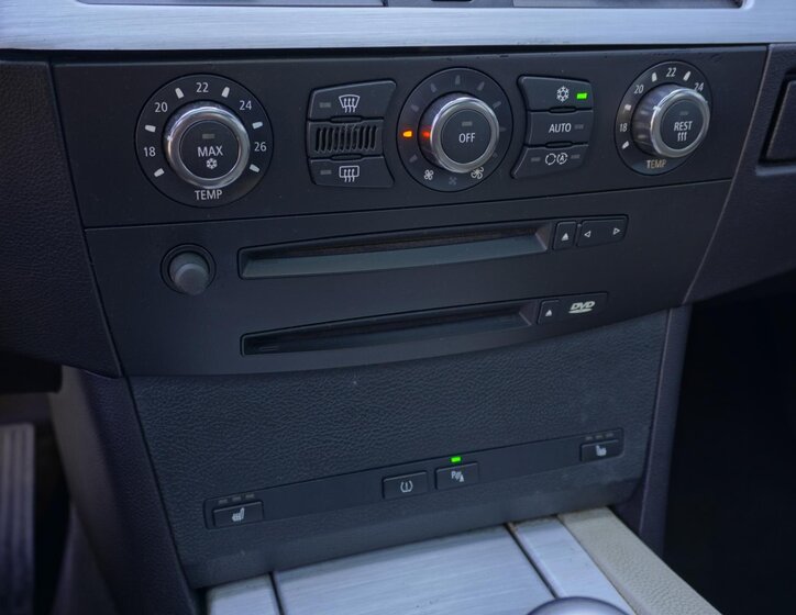 BMW M5 Sedan 5,0 l 373 kw