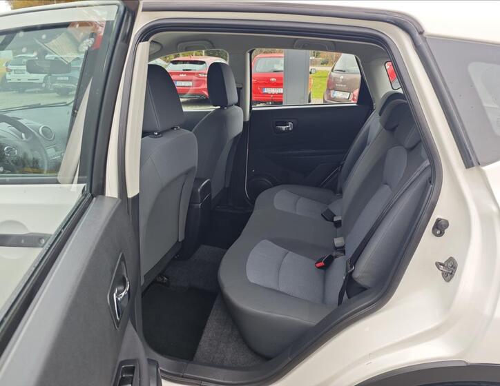 Nissan Qashqai 11