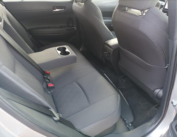 Toyota Corolla Cross SUV / Terénní 2,0 l 112 kw