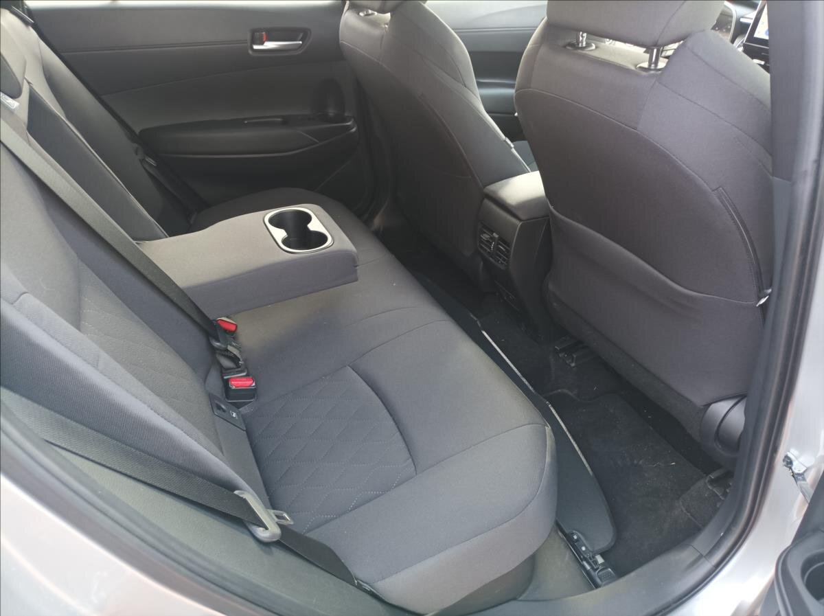 Toyota Corolla Cross SUV / Terénní 2,0 l 112 kw