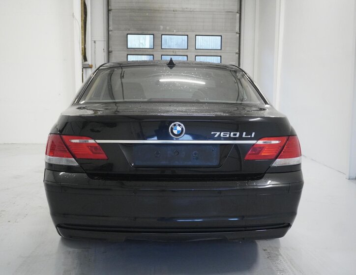 BMW Řada 7 Sedan 6,0 l 327 kw