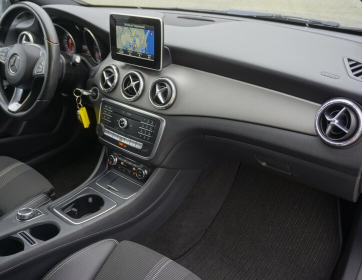 Mercedes-Benz CLA Kombi 2,1 l 100 kw