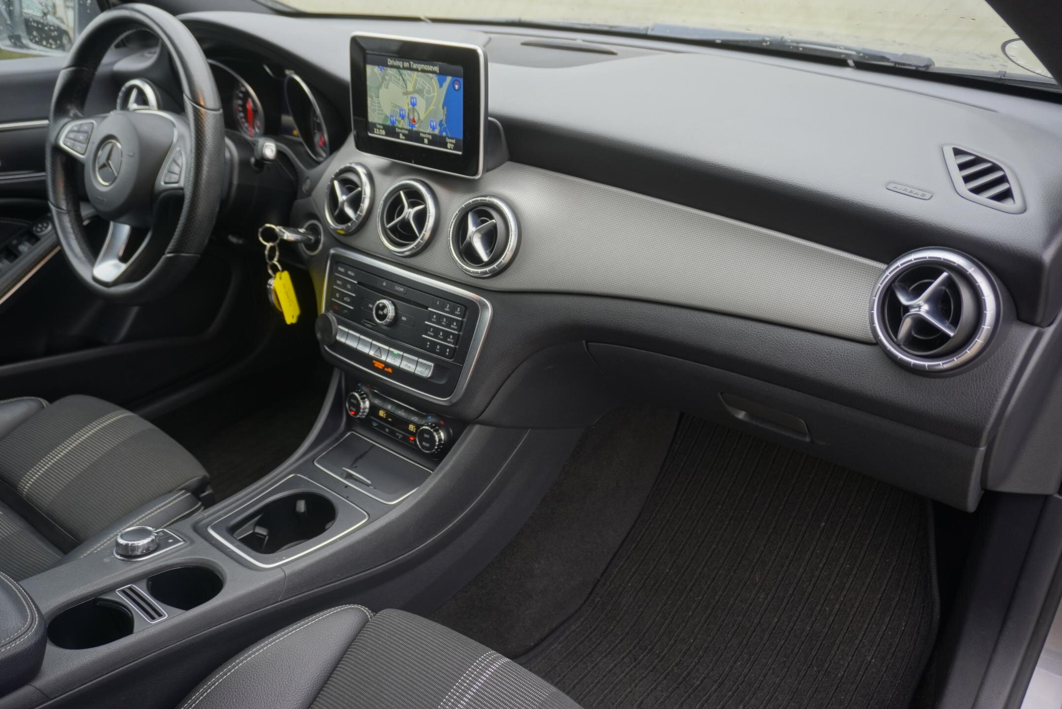 Mercedes-Benz CLA Kombi 2,1 l 100 kw