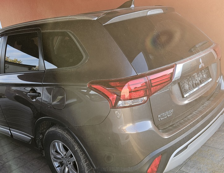 Mitsubishi Outlander 2