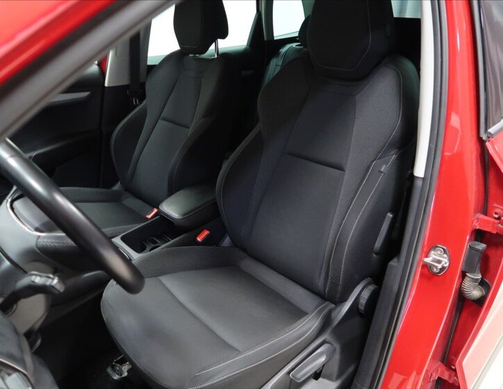 Škoda Karoq SUV 1,5 l 110 kw