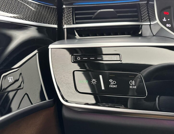 Audi S8 Sedan / Limuzína 4,0 l 420 kw