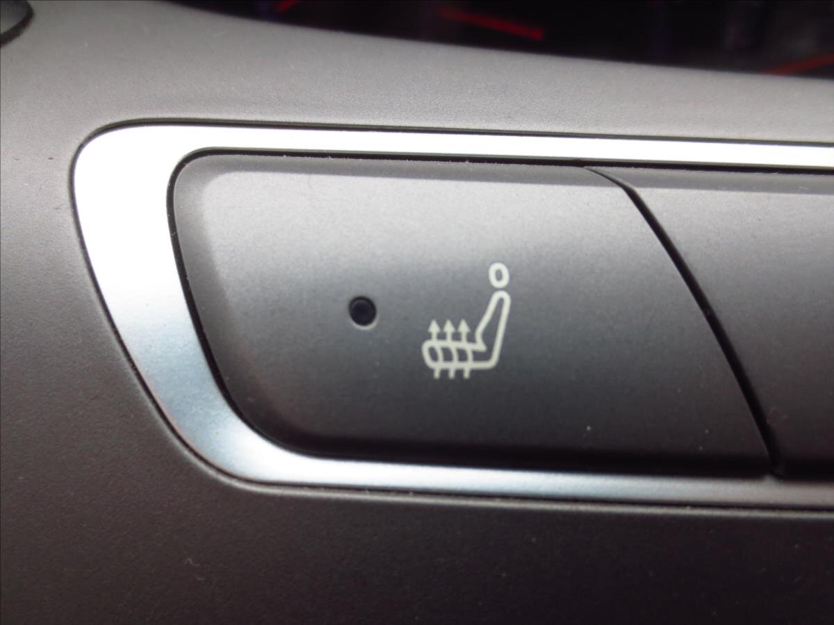 SsangYong Rodius VAN-Minibus 2,0 l 114 kw