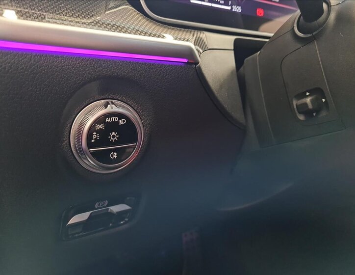 Mercedes-Benz Třídy C Sedan 2,0 l 147 kw