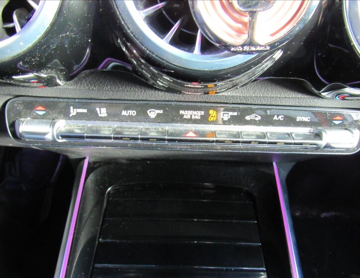 Mercedes-Benz GLB Kombi 2,0 l 225 kw