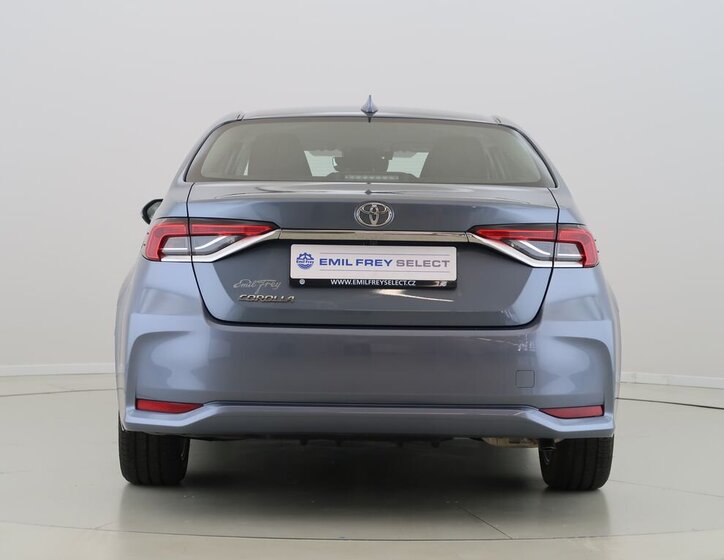 Toyota Corolla Sedan / Limuzína 1,5 l 92 kw