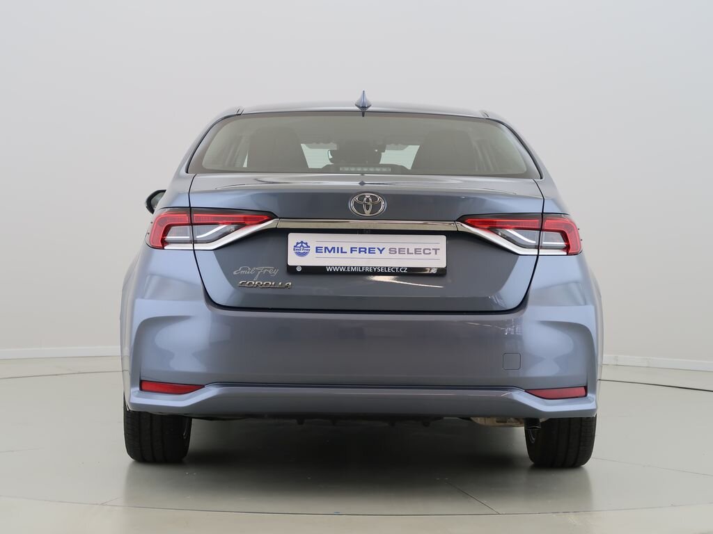 Toyota Corolla Sedan / Limuzína 1,5 l 92 kw