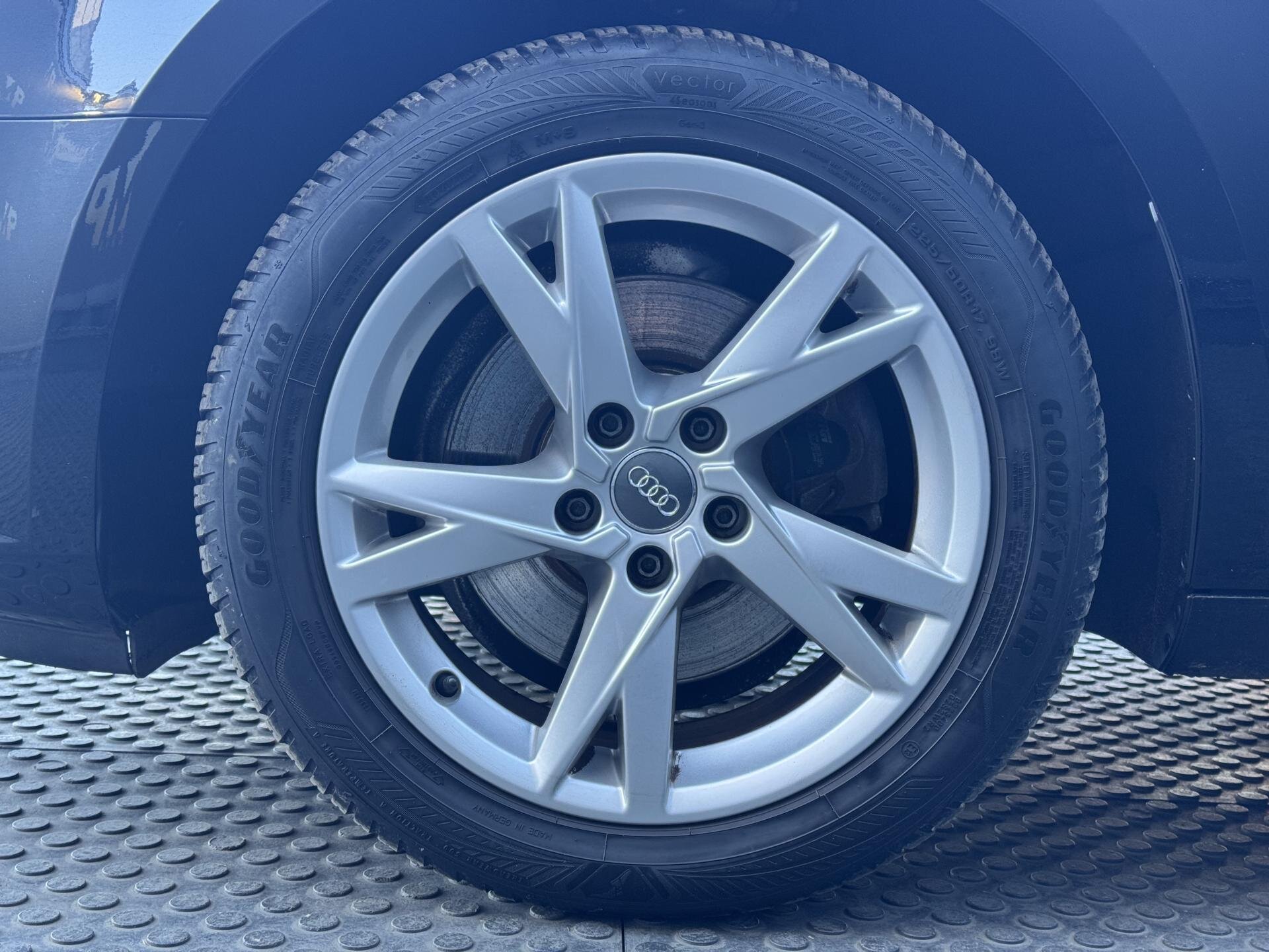 Audi A4 Kombi 2,0 l 110 kw