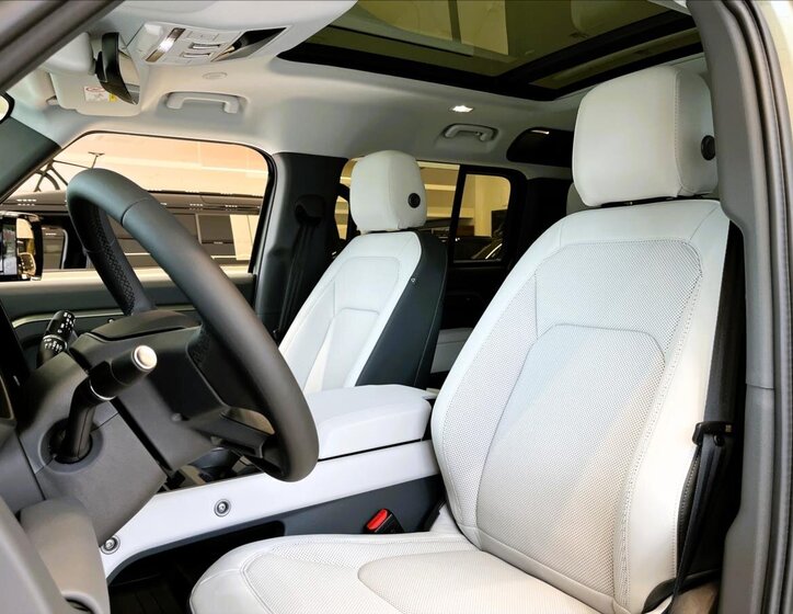 Land Rover Defender SUV / Terénní 3,0 l 183 kw