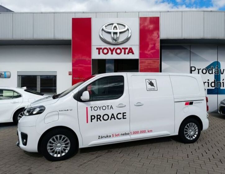 Toyota ProAce 8