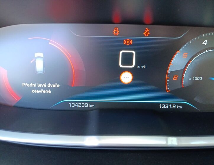 Peugeot 3008 SUV / Terénní 1,6 l 88 kw